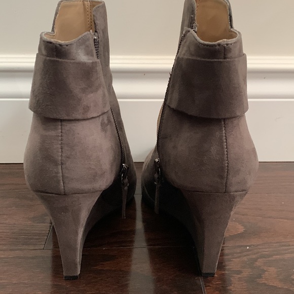 Brushed grey suede booties - Picture 2 of 7